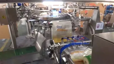 Envasado de detergente líquido de 4.5 L